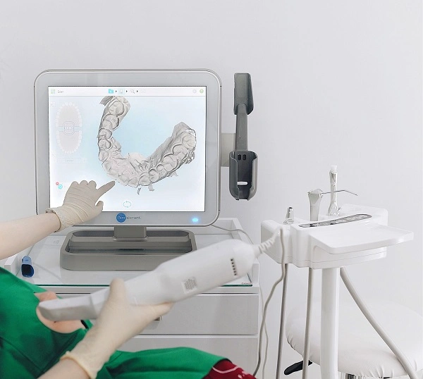 3D Digital AI là sự kết hợp giữa trí tuệ nhân tạo (AI) và mô phỏng hình ảnh 3D kỹ thuật số trong lĩnh vực nha khoa giúp bác sĩ chẩn đoán, điều trị rõ ràng, minh bạch và hiệu quả